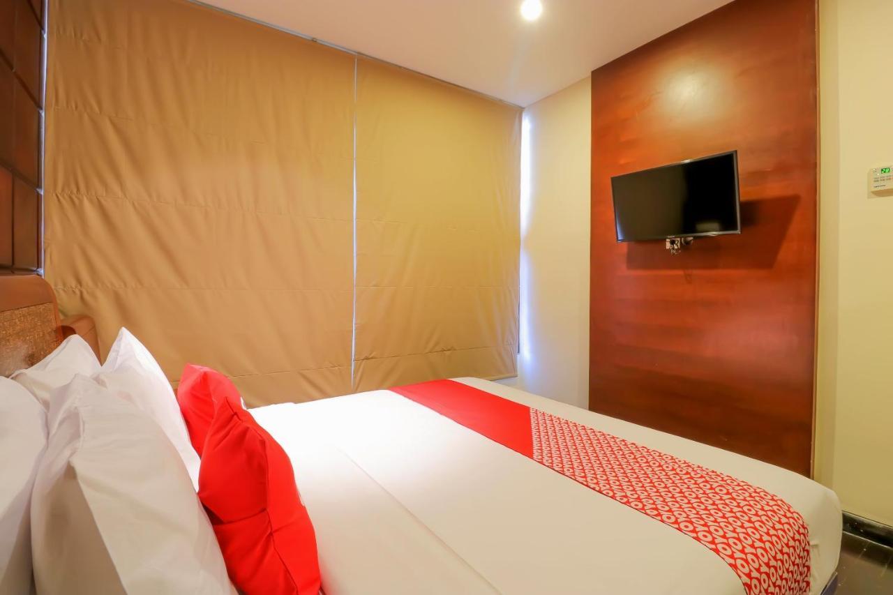 Capital O 2114 Grand Jimbaran Boutique Hotel Экстерьер фото