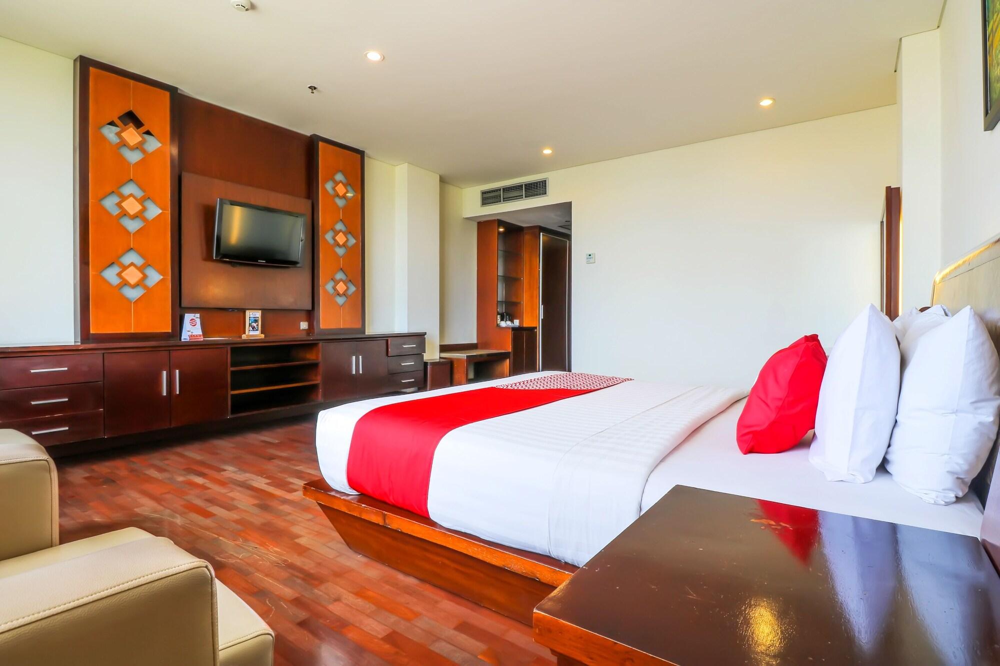 Capital O 2114 Grand Jimbaran Boutique Hotel Экстерьер фото