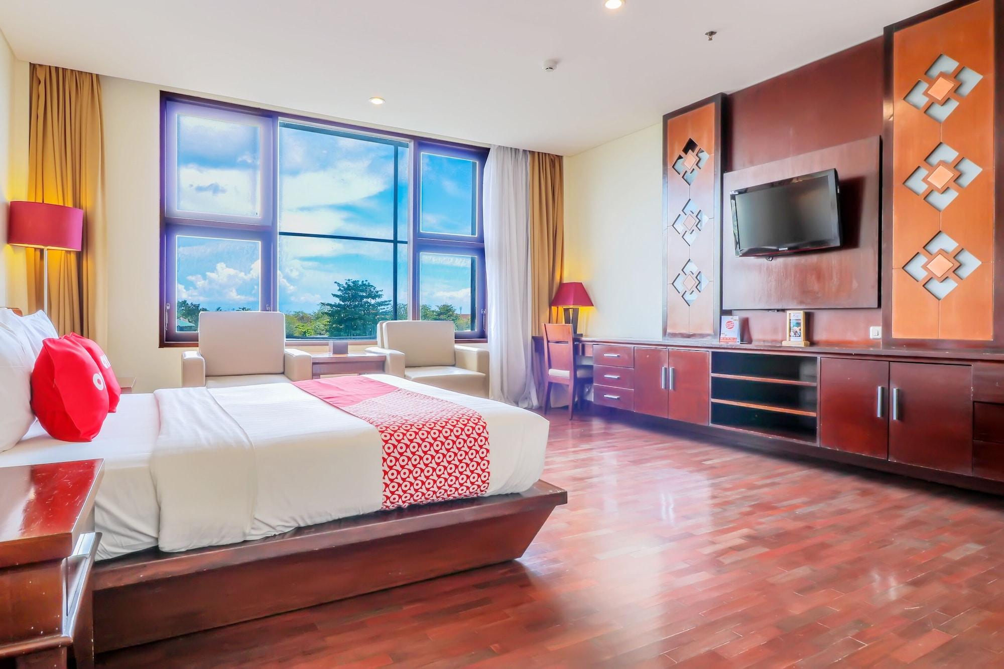 Capital O 2114 Grand Jimbaran Boutique Hotel Экстерьер фото