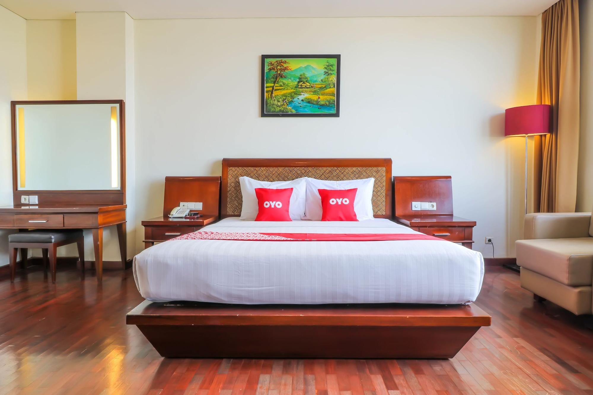 Capital O 2114 Grand Jimbaran Boutique Hotel Экстерьер фото