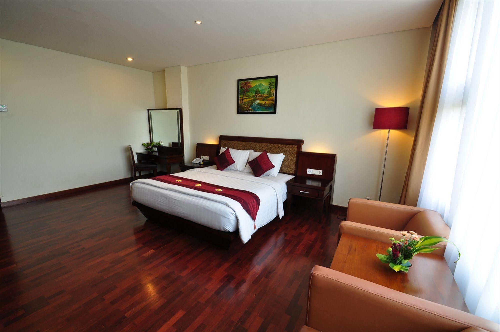 Capital O 2114 Grand Jimbaran Boutique Hotel Экстерьер фото