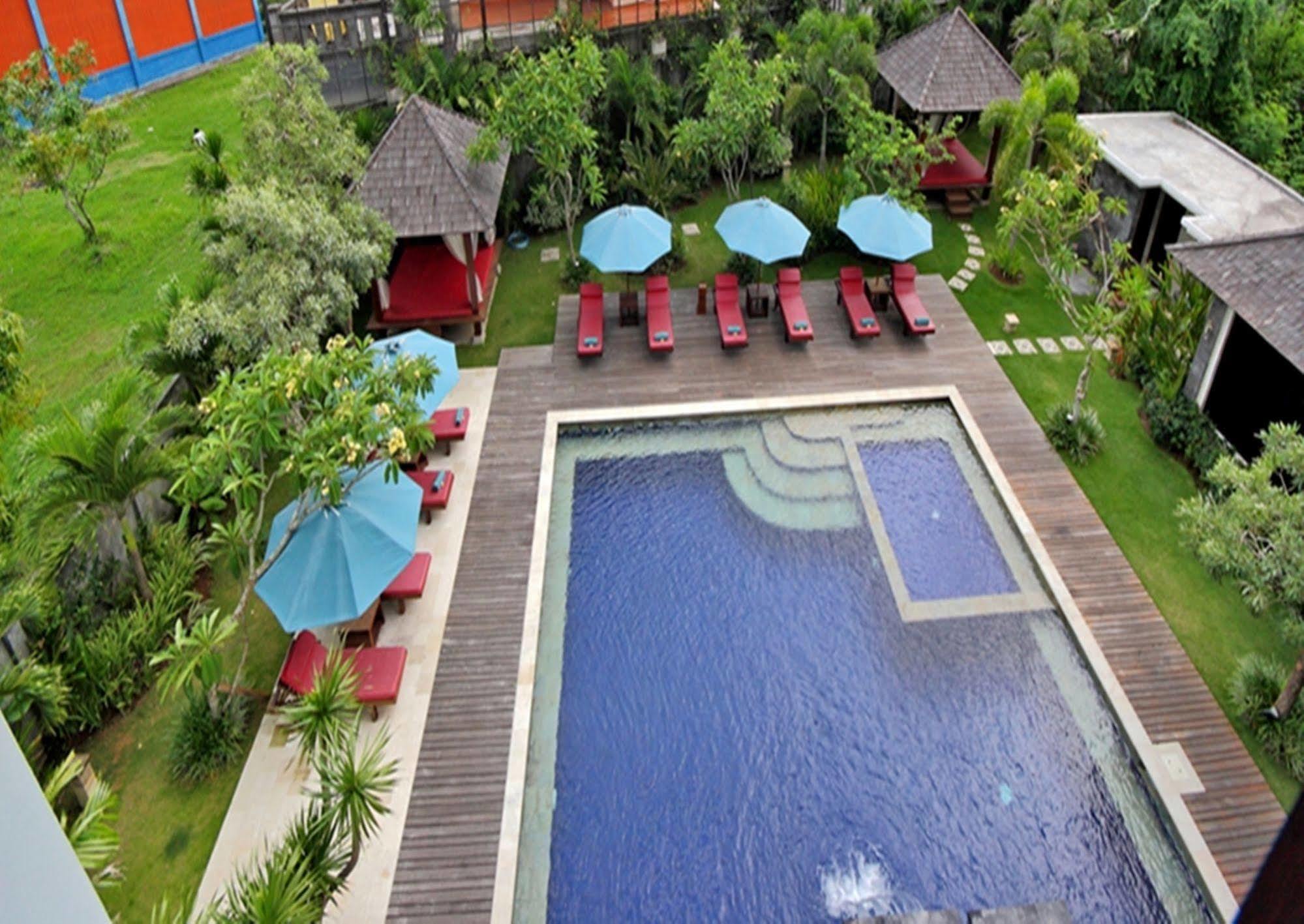 Capital O 2114 Grand Jimbaran Boutique Hotel Экстерьер фото