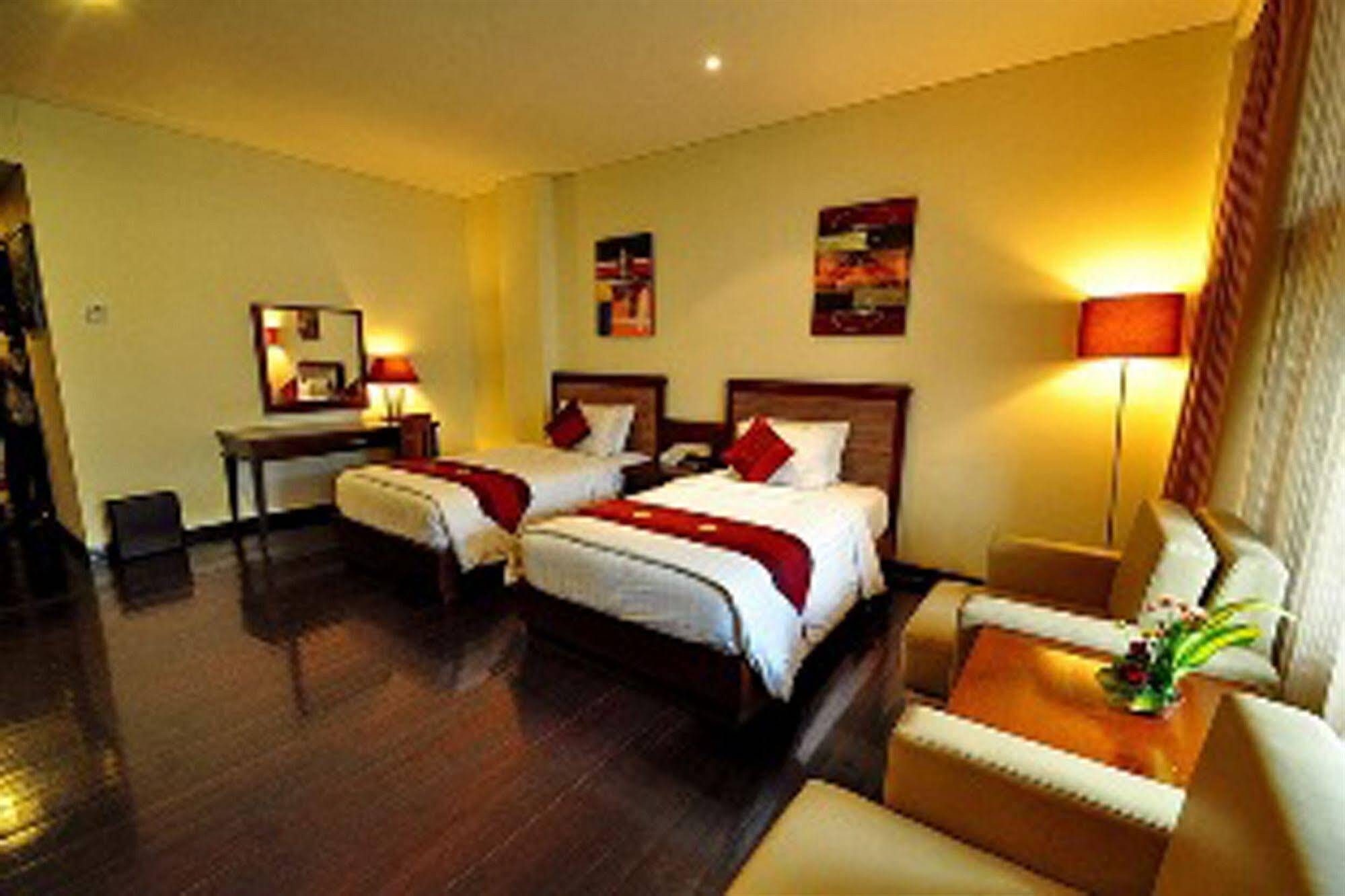 Capital O 2114 Grand Jimbaran Boutique Hotel Экстерьер фото